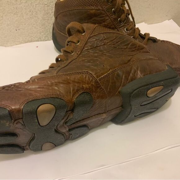 TRASK Kalispell Brown Leather Chukka Boots 10.5M